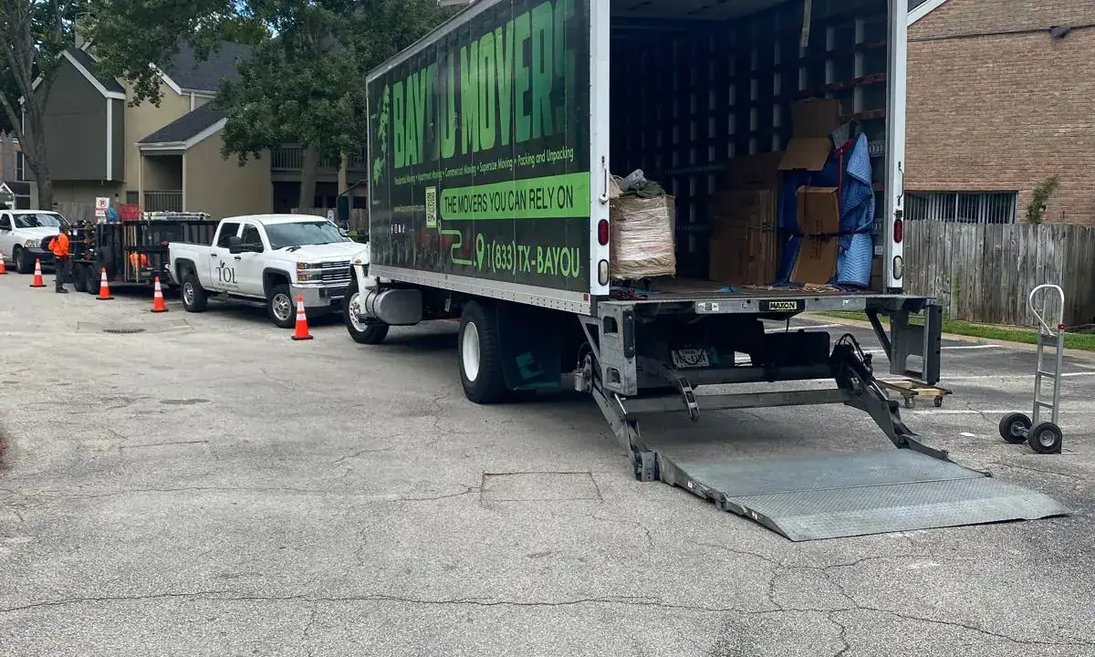 Bayou Movers crew and liftgate loading service available in Spring, Texas