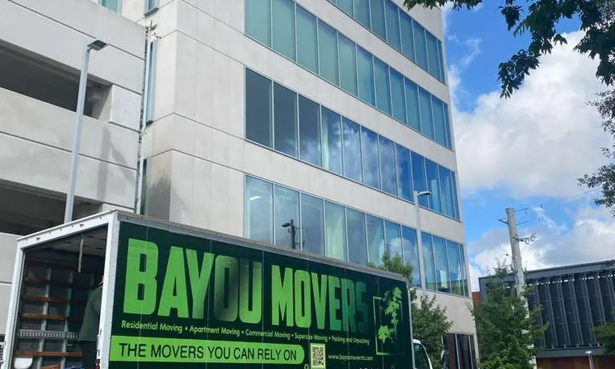 Bayou Movers commercial moving truck serving businesses near Cypress, Texas
